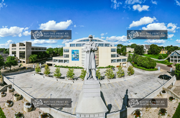 Honor Above – Rock County Courthouse & Civil War Monument